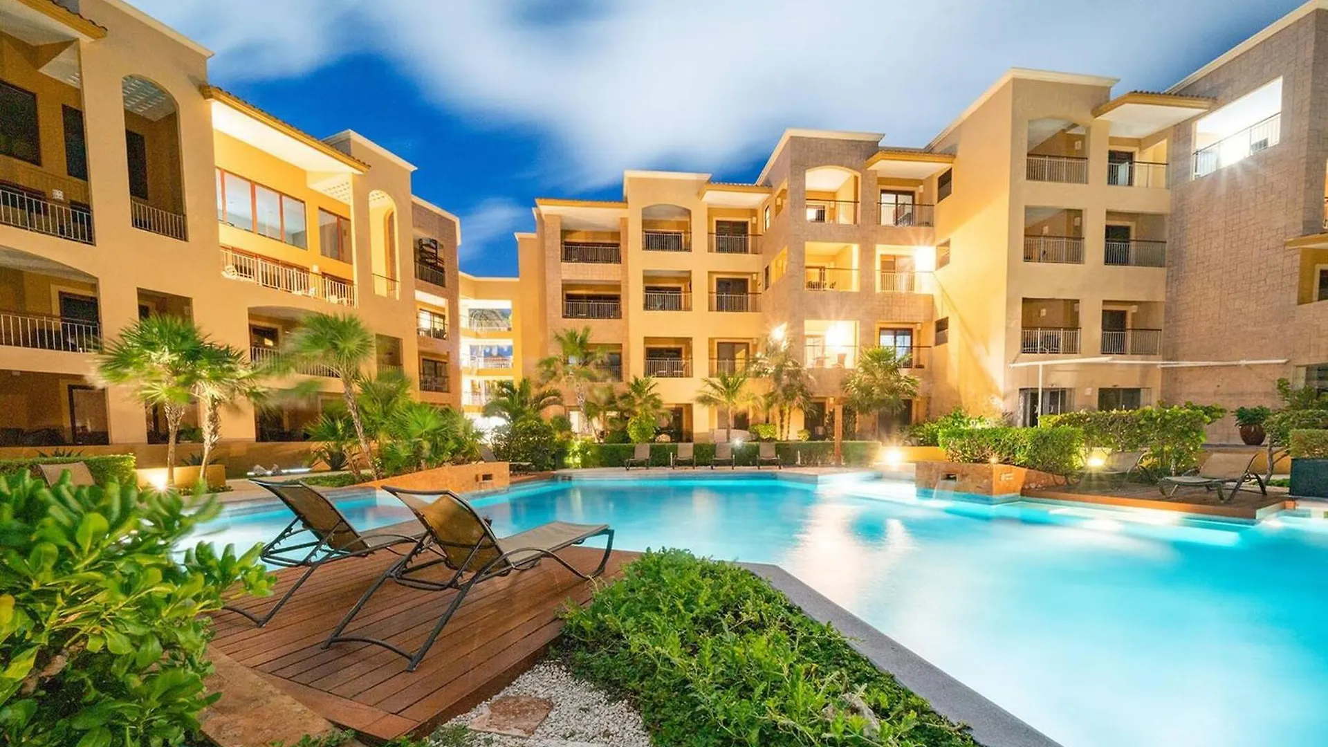 펜션 Condo Surf 405 - Luxury Oceanview Beachfront 3 Bedroom With Gym - At El Faro Condos 신데 델 카르멘