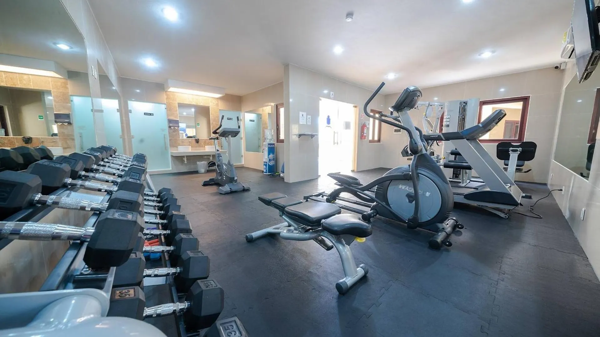 펜션 Condo Surf 405 - Luxury Oceanview Beachfront 3 Bedroom With Gym - At El Faro Condos 신데 델 카르멘