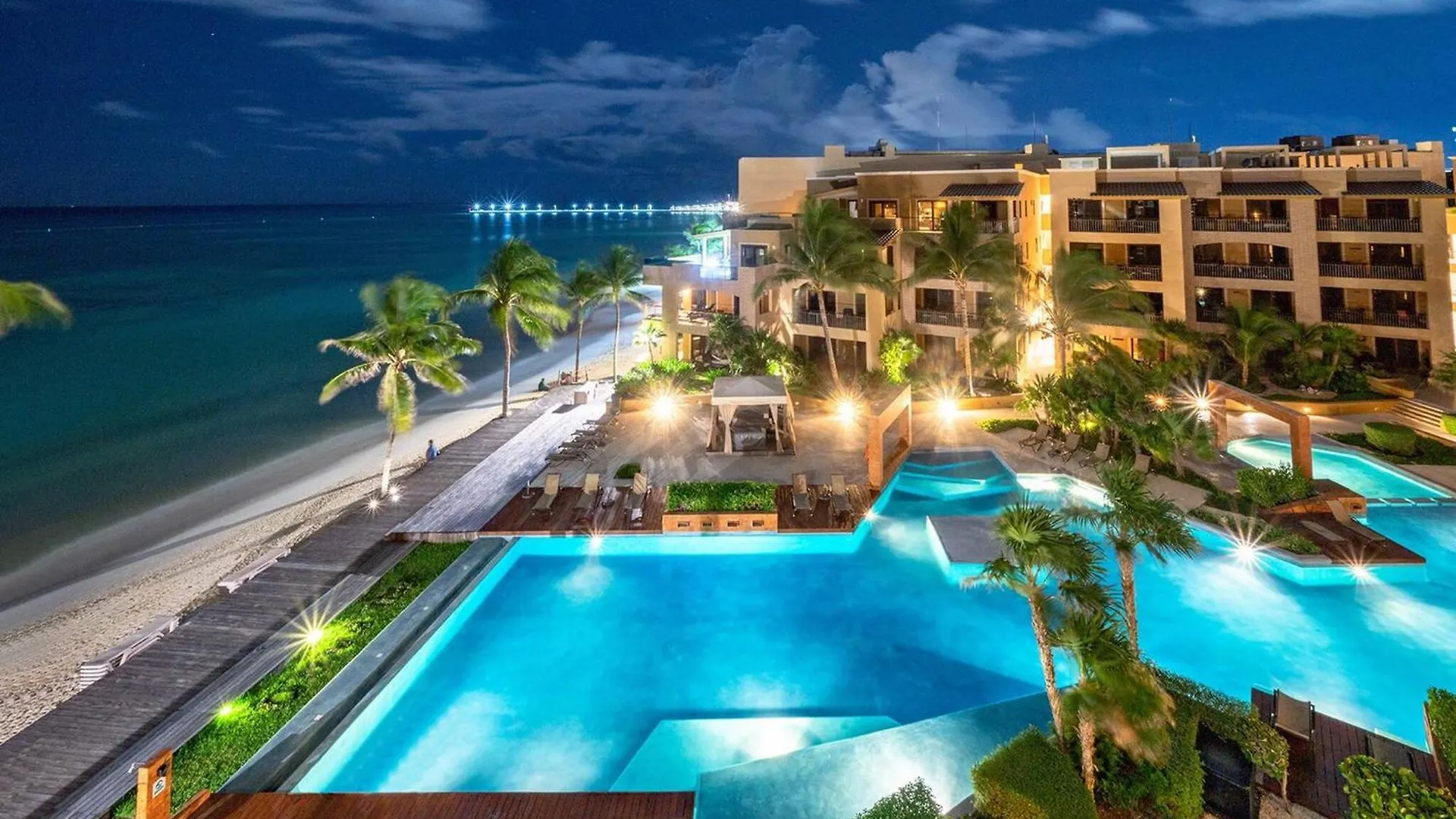 Condo Surf 405 - Luxury Oceanview Beachfront 3 Bedroom With Gym - At El Faro Condos Playa del Carmen 0*,