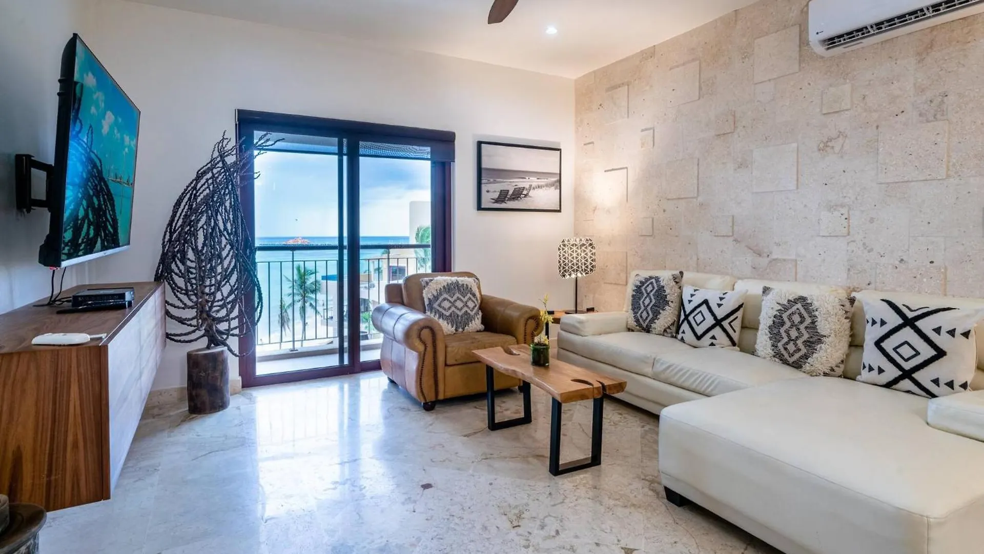 Prázdninový dům Condo Surf 405 - Luxury Oceanview Beachfront 3 Bedroom With Gym - At El Faro Condos Playa del Carmen